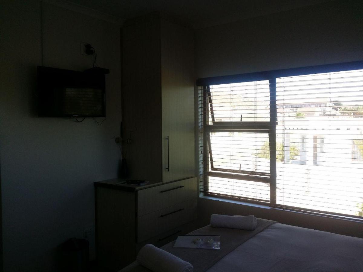 12 On Beach Guest House Saldanha Bay Exterior foto